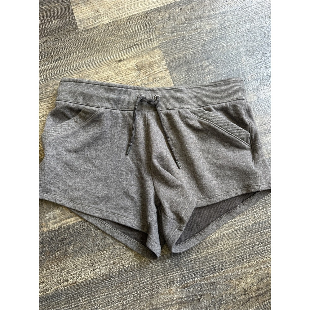 Under Armour Women's Gray‎ Medium Shorts Pockets